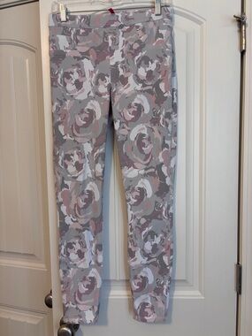 SPANX Camouflage Leggings in Beige, Tan, White and Blush Pink